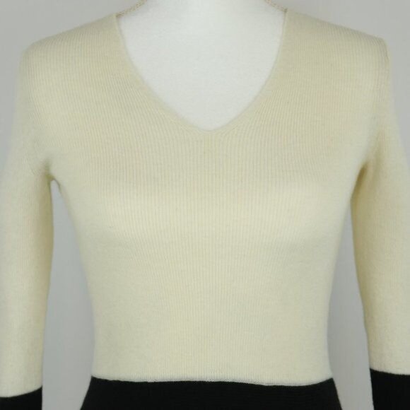 Banana Republic Women's XS Cream Black Wool & Cashmere Blend V-Neck Sweater - Picture 2 of 7